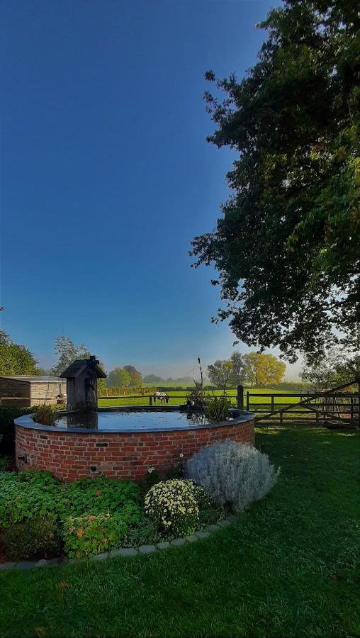 B & B Victors Hof, Met Zwemvijver In Landelijke Setting Lievegem Luaran gambar
